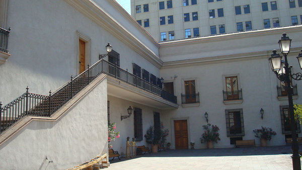 Dentro do Palácio La Moneda.